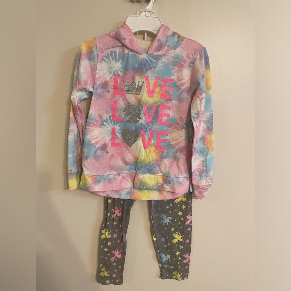 New Girl set, sweater with legging.